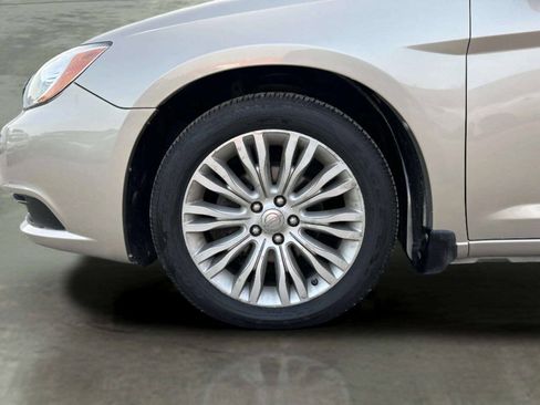 Used 2013 Chrysler 200 Limited FWD image 37