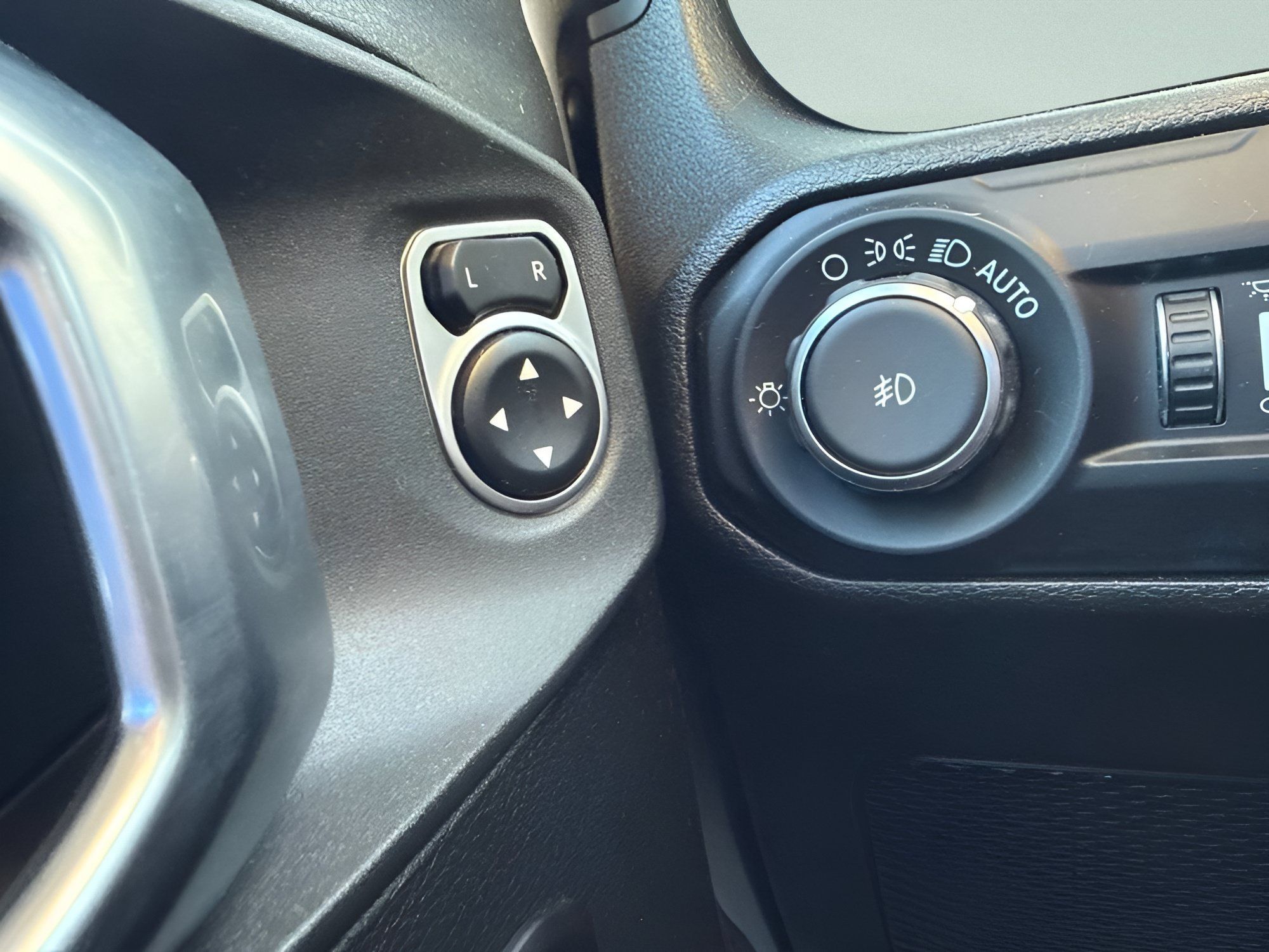 Used 2018 Jeep Wrangler Unlimited Sport S AWD/4WD image 26