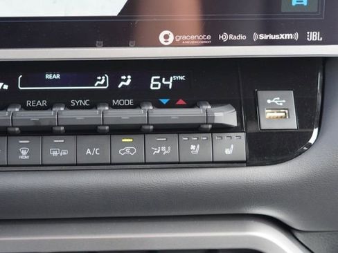 Certified 2023 Toyota Sequoia Platinum AWD/4WD image 34