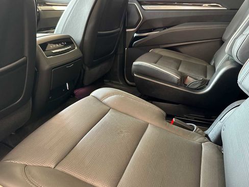 Certified 2025 Cadillac Escalade ESV Premium Luxury image 41