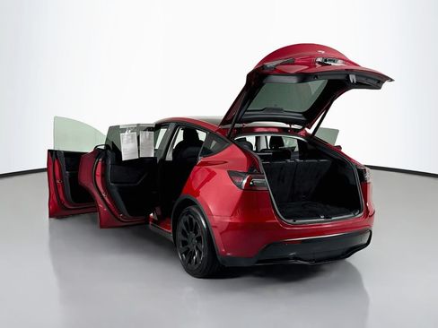 Used 2023 Tesla Model Y Long Range AWD/4WD image 36