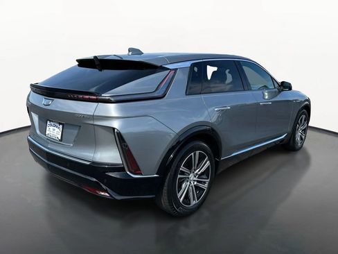 Certified 2024 Cadillac Lyriq Luxury AWD/4WD image 5