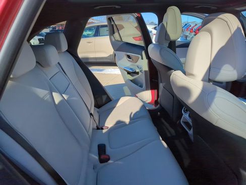 New 2025 Mercedes-Benz GLC 350e 4MATIC image 30