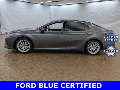 Used 2018 Toyota Camry XLE image 4