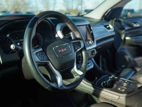 Used 2023 GMC Acadia SLT image 28