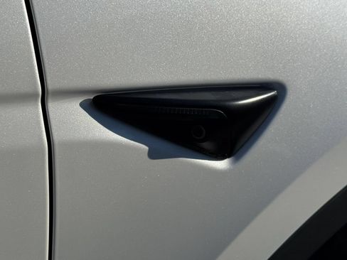 Used 2021 Tesla Model Y Long Range AWD/4WD image 13