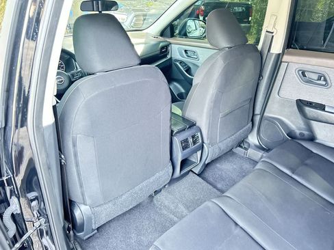 Used 2023 Nissan Rogue S AWD/4WD image 12