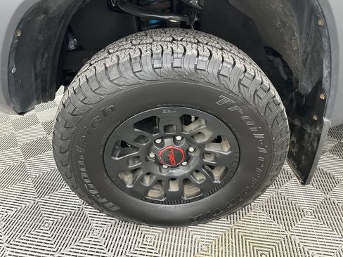 Used 2020 Toyota Tacoma TRD Off-Road AWD/4WD image 12