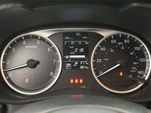 Used 2025 Nissan Versa S w/ Trunk Package image 19