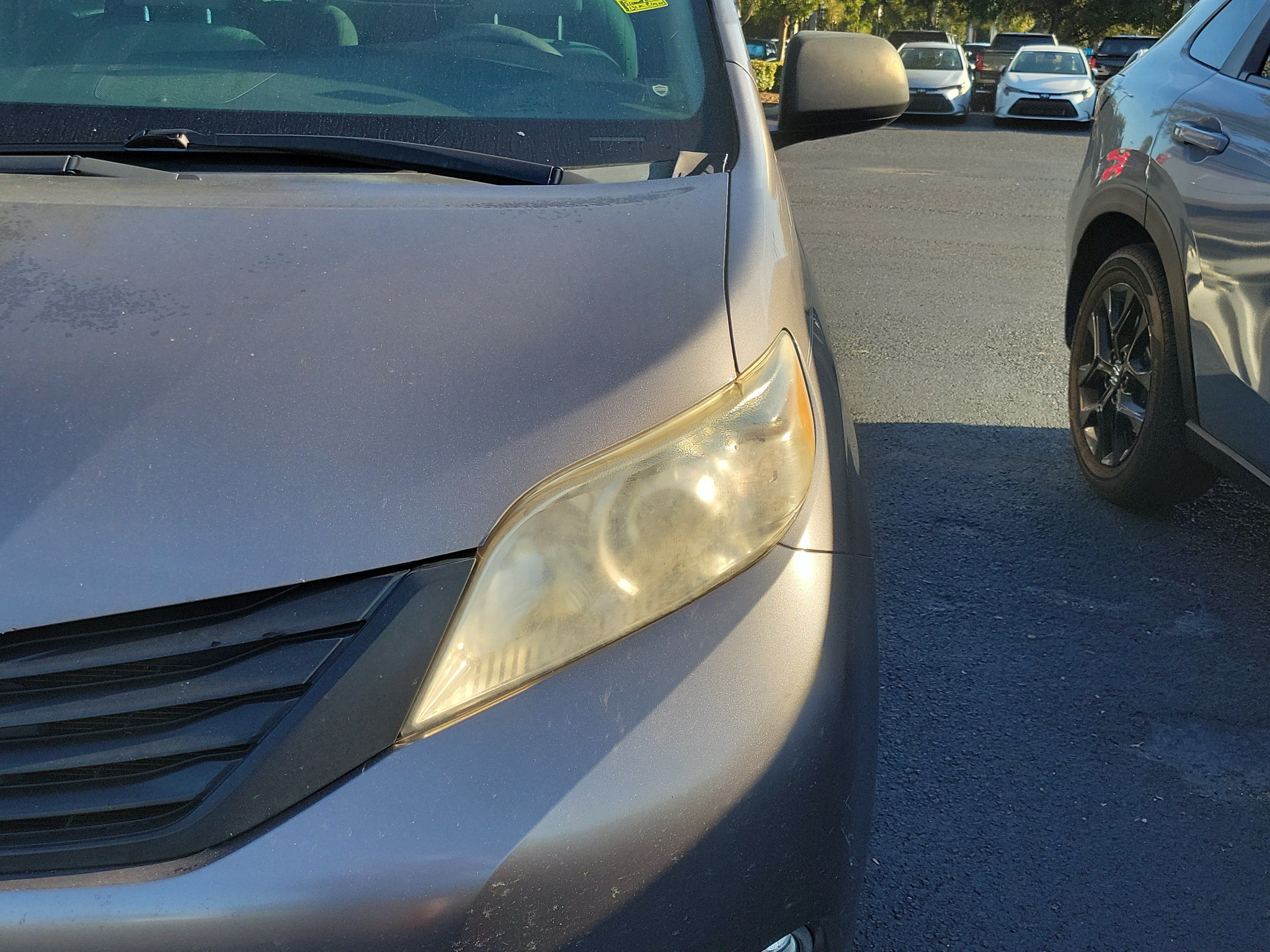 Used 2015 Toyota Sienna L FWD image 3