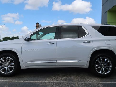 Used 2021 Chevrolet Traverse High Country FWD image 8