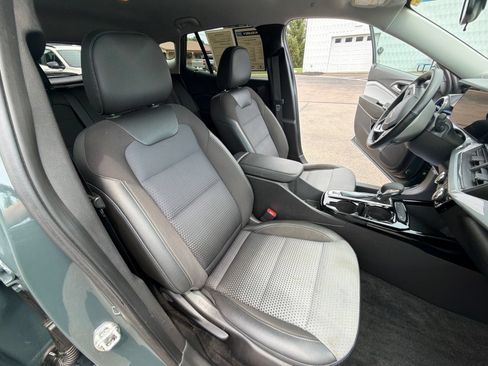 Used 2025 Chevrolet Trax LT w/ Driver Confidence Package FWD image 25