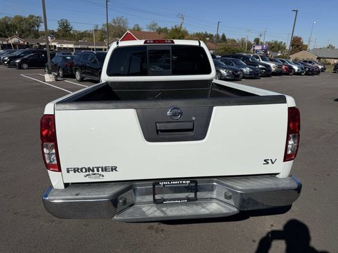 Used 2019 Nissan Frontier SV image 11