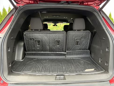 Used 2023 Chevrolet Traverse LT FWD image 13