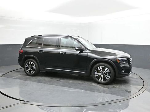 New 2025 Mercedes-Benz GLB 250 image 17