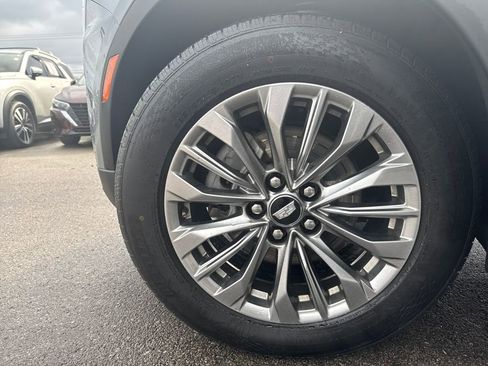 Used 2024 Cadillac XT4 Premium Luxury image 28