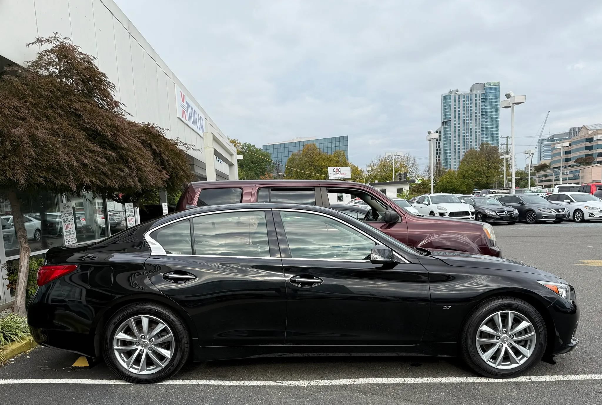 Used 2015 INFINITI Q50 Premium w/ Navigation Package AWD/4WD image 8