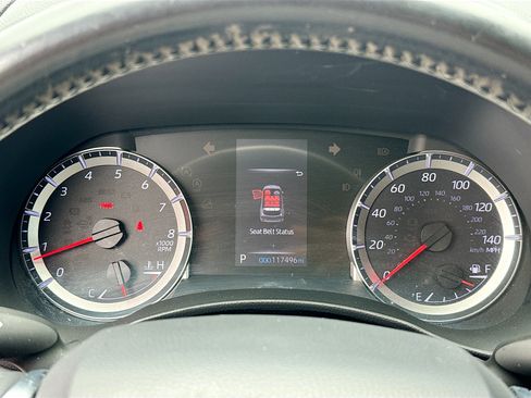 Used 2020 Toyota Highlander LE FWD image 39