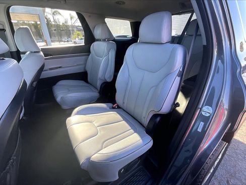Used 2025 Hyundai Palisade SEL FWD image 23