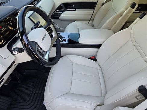 New 2025 Land Rover Range Rover SE image 8