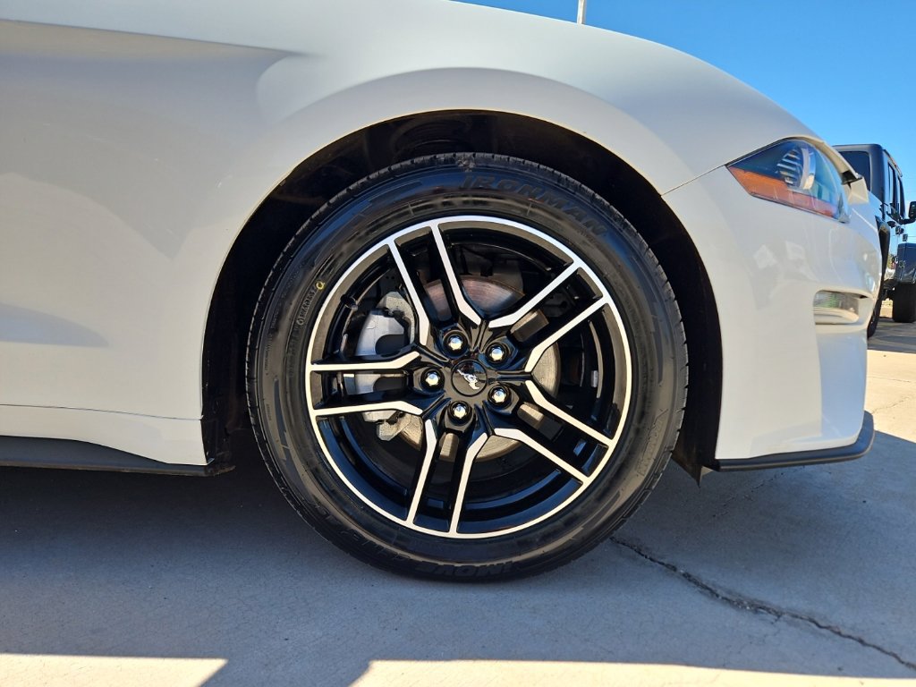 Used 2022 Ford Mustang Premium RWD image 9