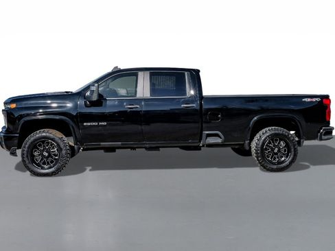 Used 2024 Chevrolet Silverado 2500 W/T image 10