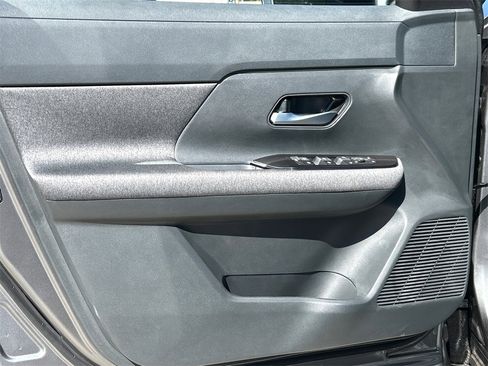 Used 2026 Nissan Kicks SV w/ Charging Package image 11