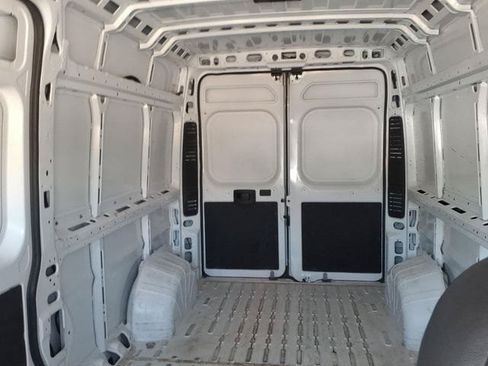 Used 2025 RAM ProMaster 2500 w/ Convenience Group FWD image 12