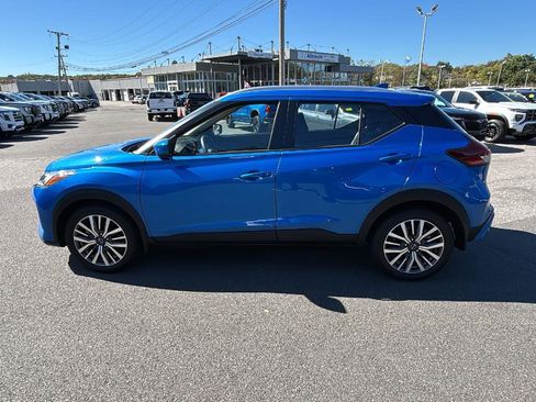 Used 2024 Nissan Kicks SV image 4
