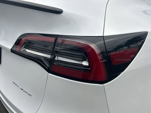 Used 2024 Tesla Model Y Long Range image 21