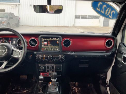 Used 2022 Jeep Wrangler Unlimited Rubicon w/ Cold Weather Group image 13