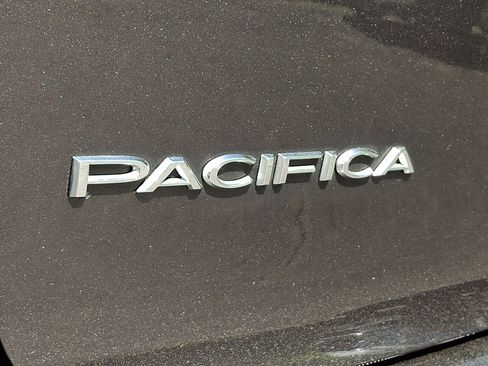 Certified 2020 Chrysler Pacifica Touring-L Plus FWD image 32