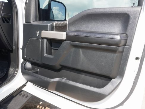 Used 2019 Ford F150 Raptor w/ Equipment Group 802A Luxury image 27