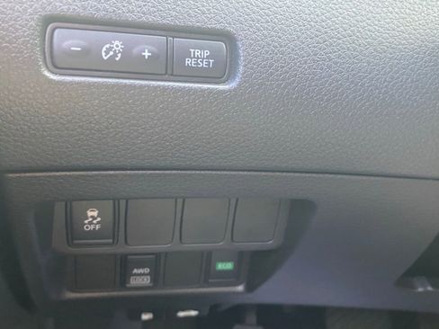 Used 2019 Nissan Rogue Sport S image 24