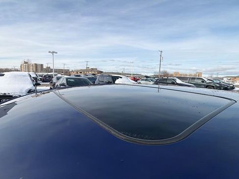 Used 2017 Toyota Corolla SE w/ SE Premium Package image 20