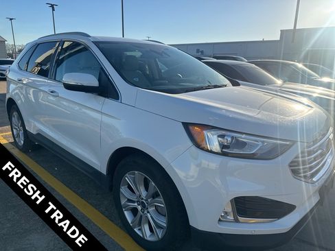 Used 2022 Ford Edge Titanium image 2