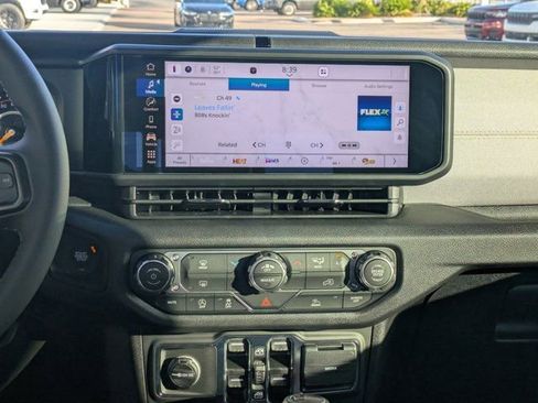 New 2025 Jeep Gladiator Sport image 16