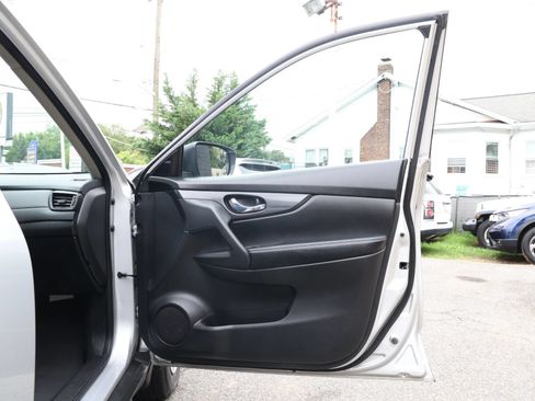 Used 2018 Nissan Rogue S AWD/4WD image 28