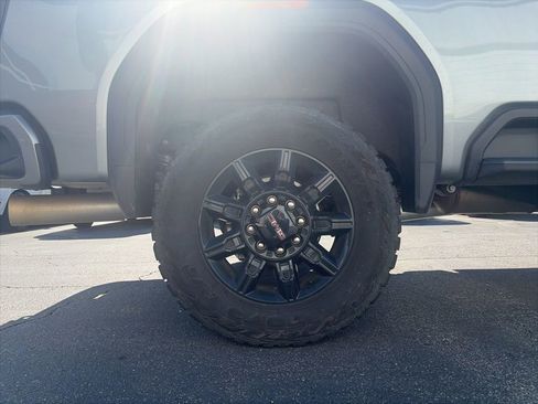 Used 2024 GMC Sierra 2500 AT4 w/ AT4 Premium Plus Package image 9