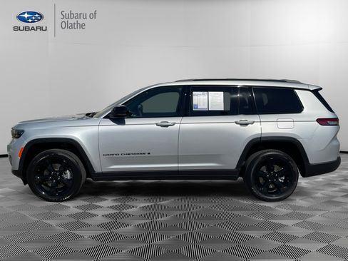 Used 2025 Jeep Grand Cherokee L Altitude image 8