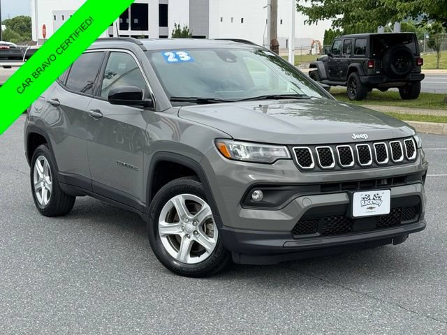 Used 2023 Jeep Compass Latitude AWD/4WD image 1