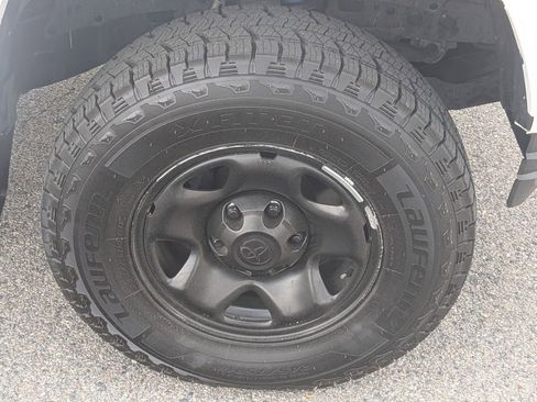 Used 2022 Toyota Tacoma TRD Sport AWD/4WD image 14