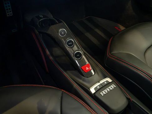 Used 2019 Ferrari 488 GTB RWD image 15