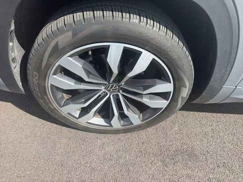 Used 2022 Volkswagen Atlas Cross Sport SEL Premium R-Line image 5