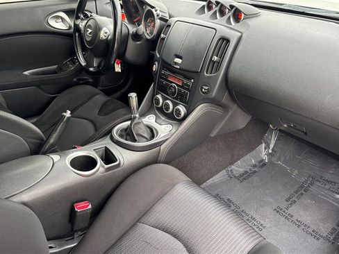 Used 2009 Nissan 370Z Touring w/ Sport Pkg image 13