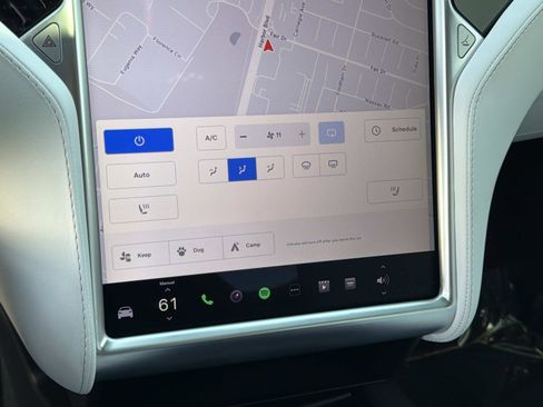 Used 2018 Tesla Model X 75D image 11