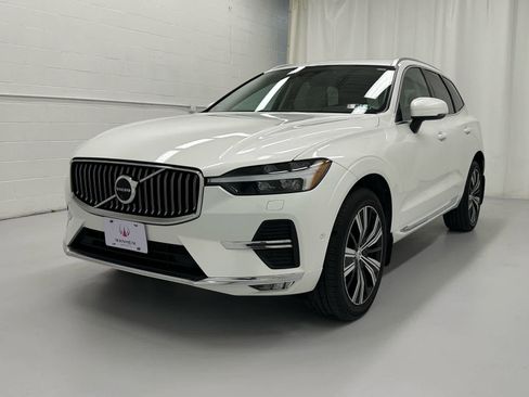 Used 2023 Volvo XC60 B5 Plus image 4