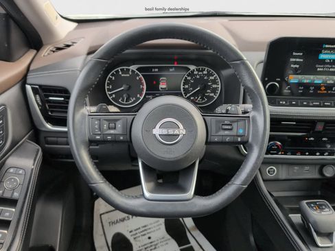 Used 2023 Nissan Rogue SL w/ SL Premium Package image 14