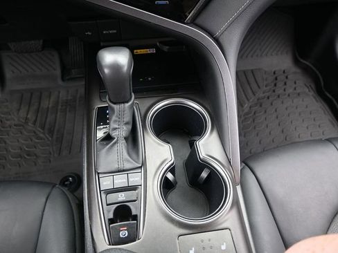 Used 2024 Toyota Camry XSE FWD image 9