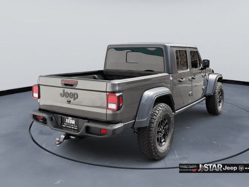 Used 2023 Jeep Gladiator Sport AWD/4WD image 5